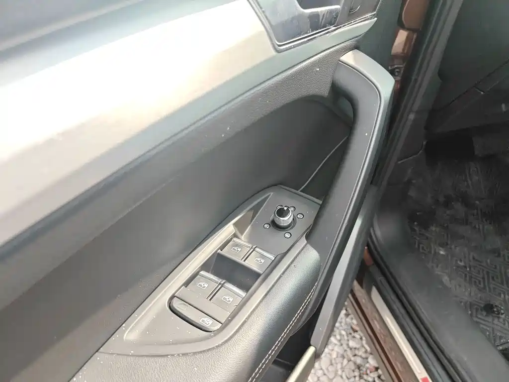 Audi Q5L — миниатюра 17