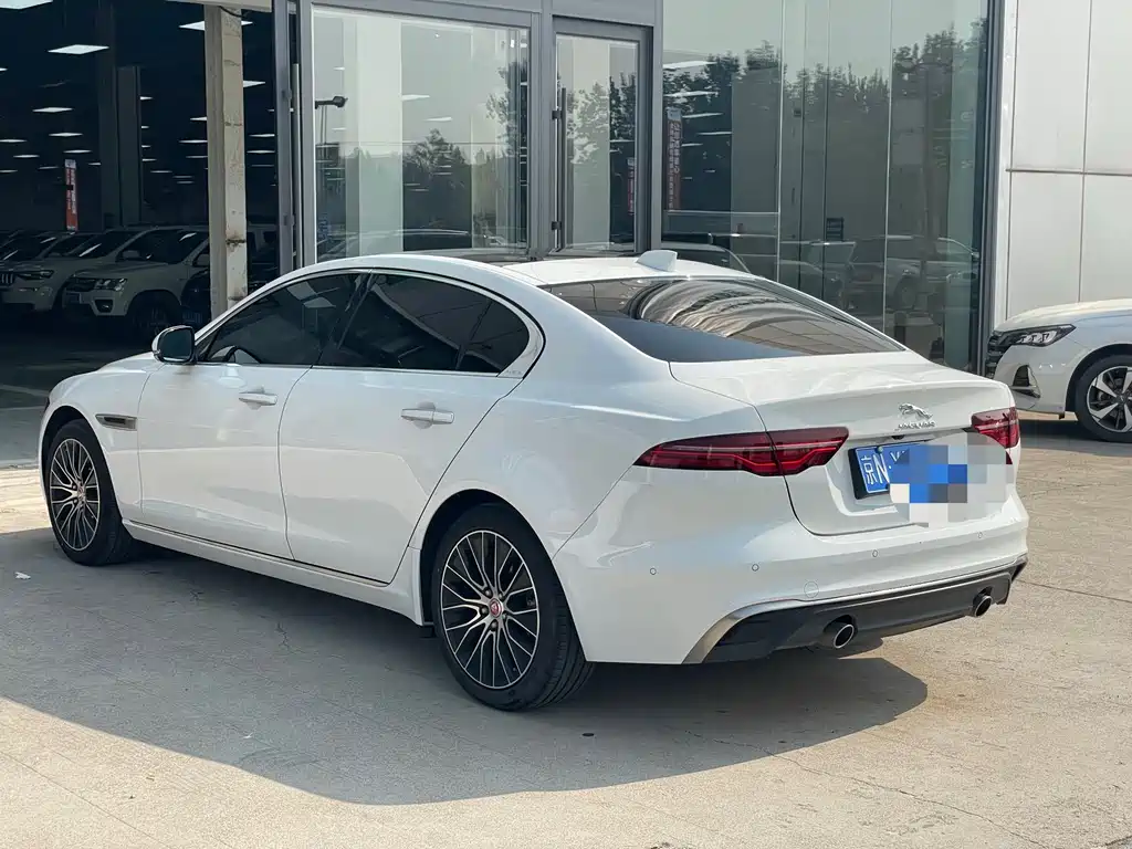 Jaguar XEL — миниатюра 4