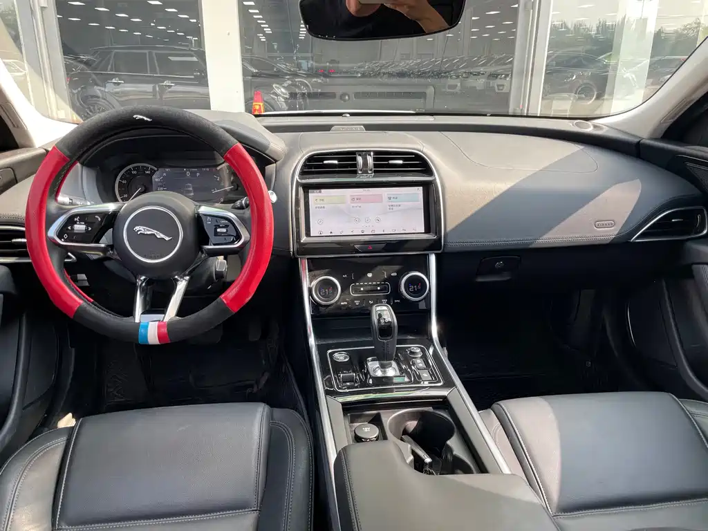 Jaguar XEL — миниатюра 9