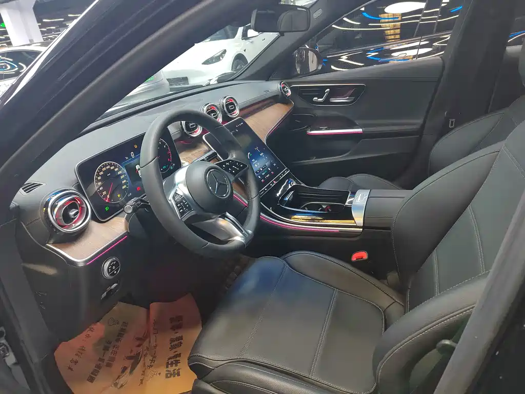 Mercedes-Benz C-Class — миниатюра 6