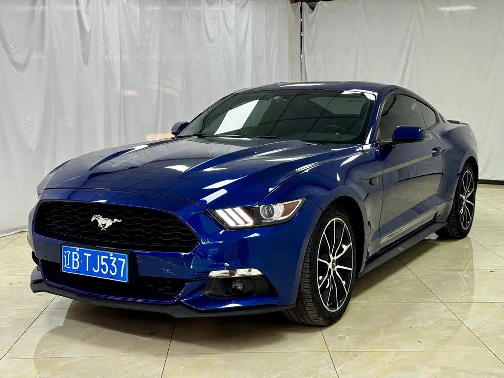 FORD MUSTANG