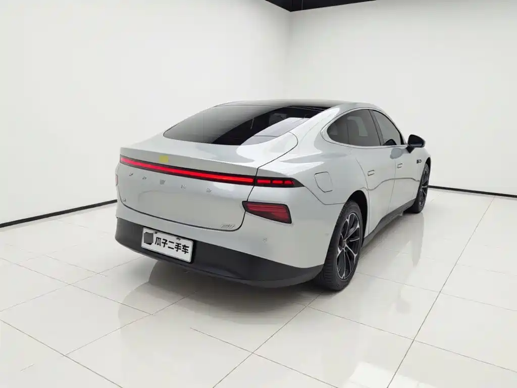XPeng P7 — миниатюра 6