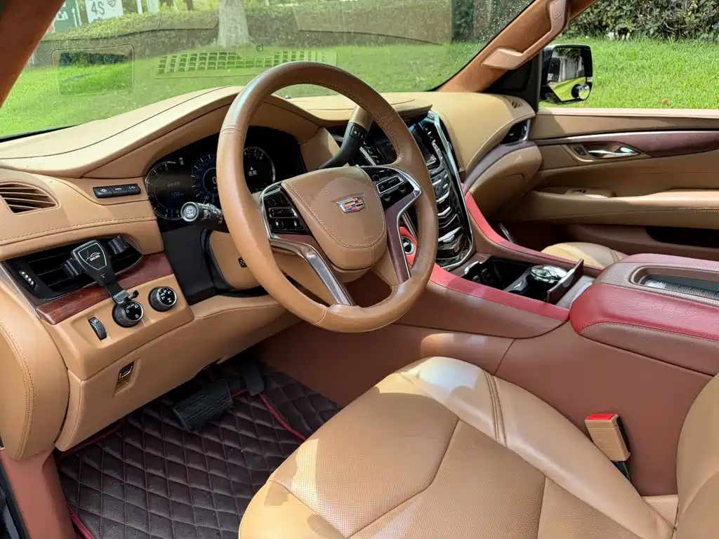 Cadillac Escalade — миниатюра 5