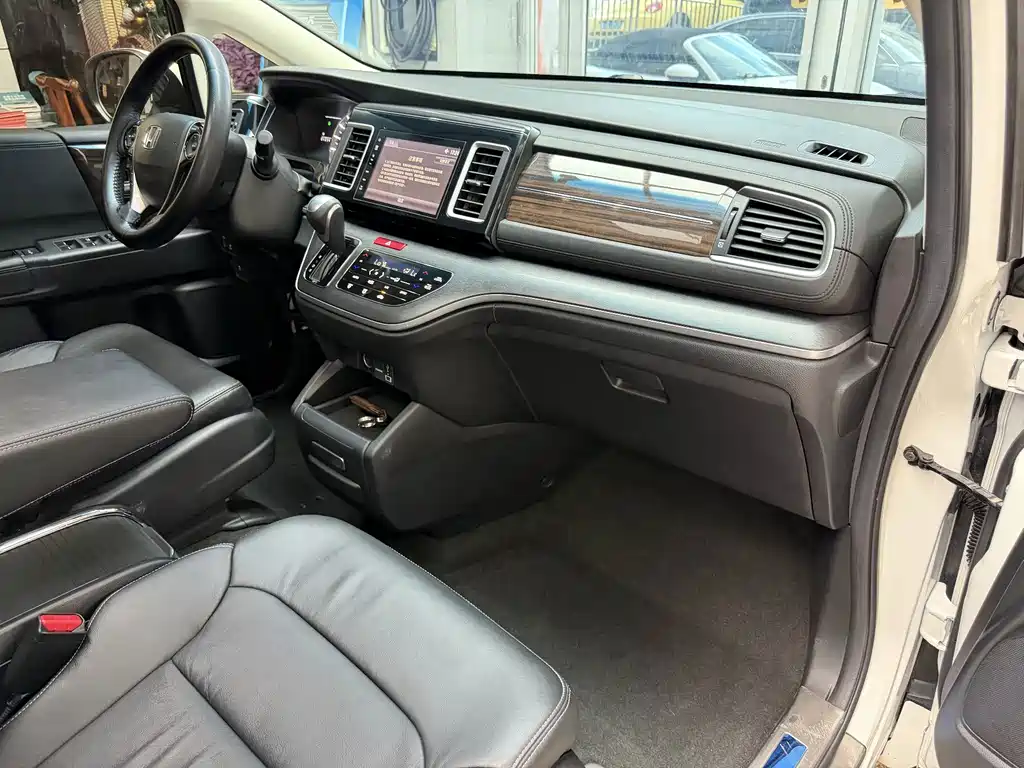Honda Elysion — миниатюра 14