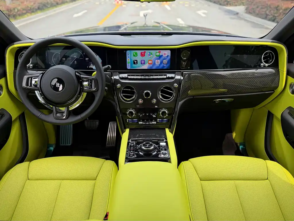 Rolls-Royce Cullinan — миниатюра 11