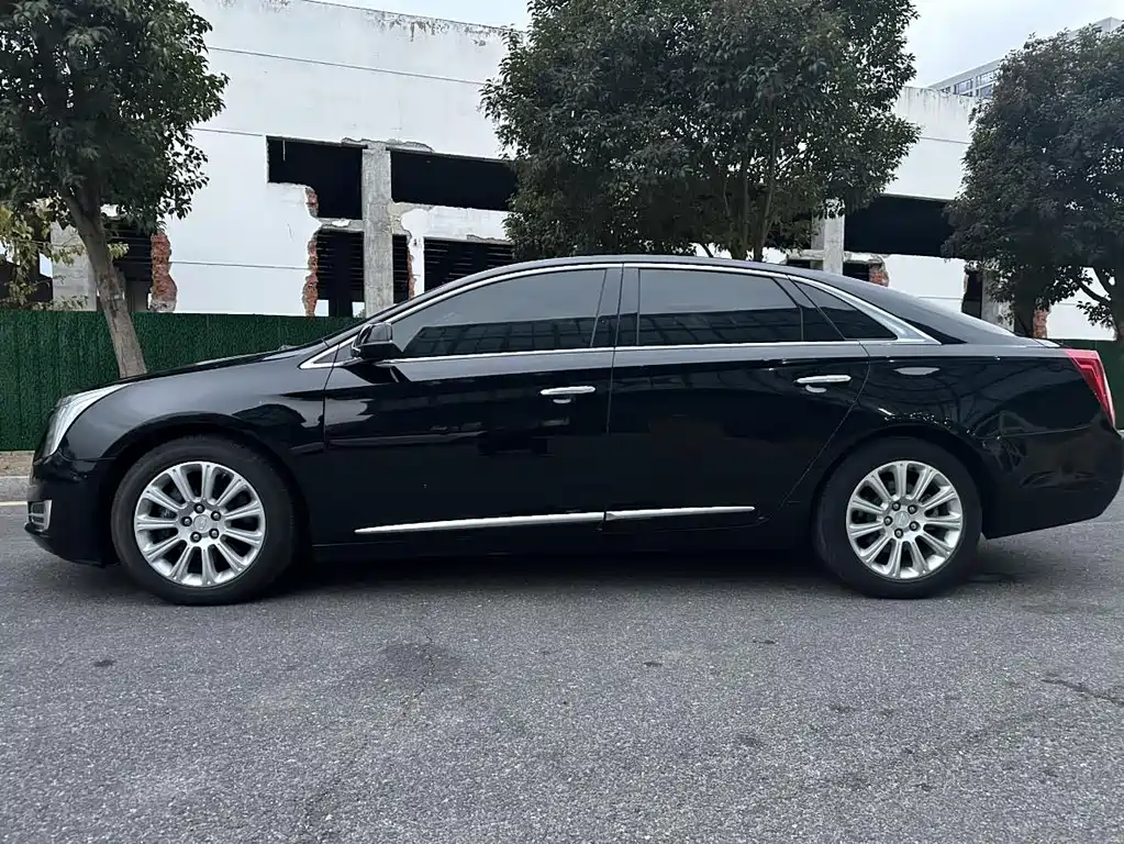 CADILLAC XTS