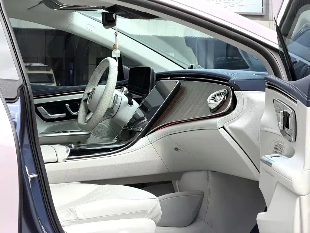 Mercedes-Benz EQE — миниатюра 8