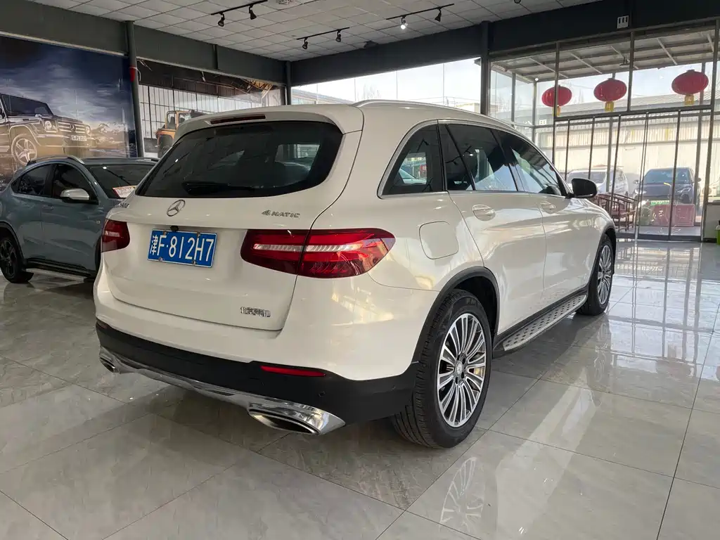MERCEDES-BENZ GLC