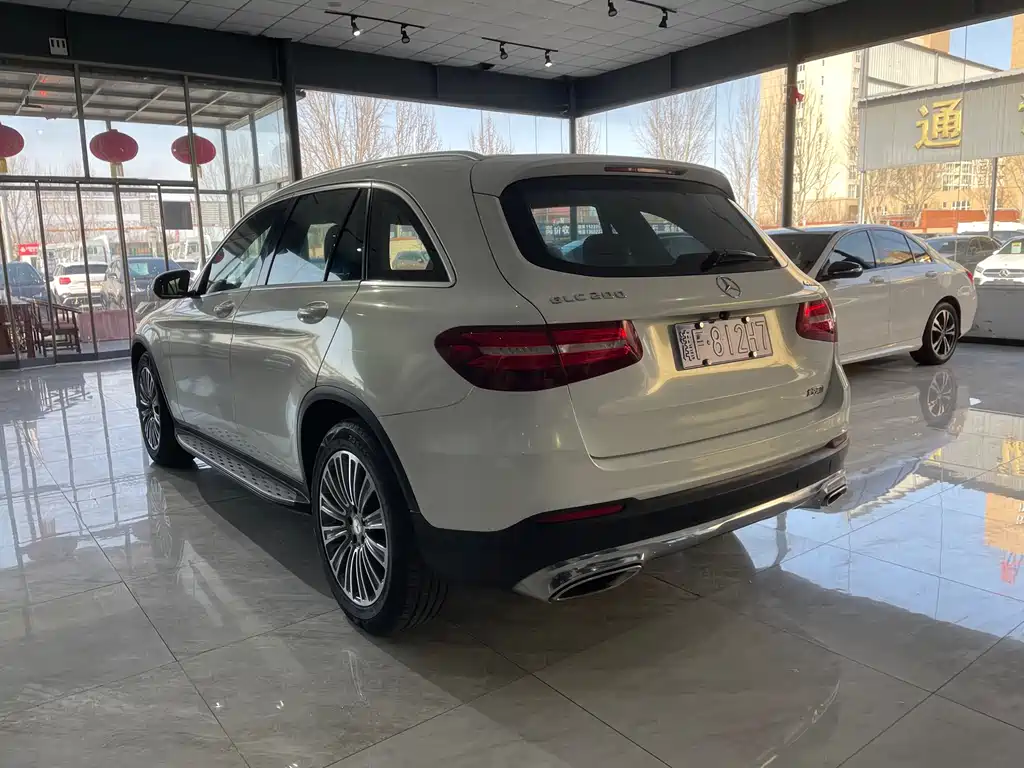 MERCEDES-BENZ GLC