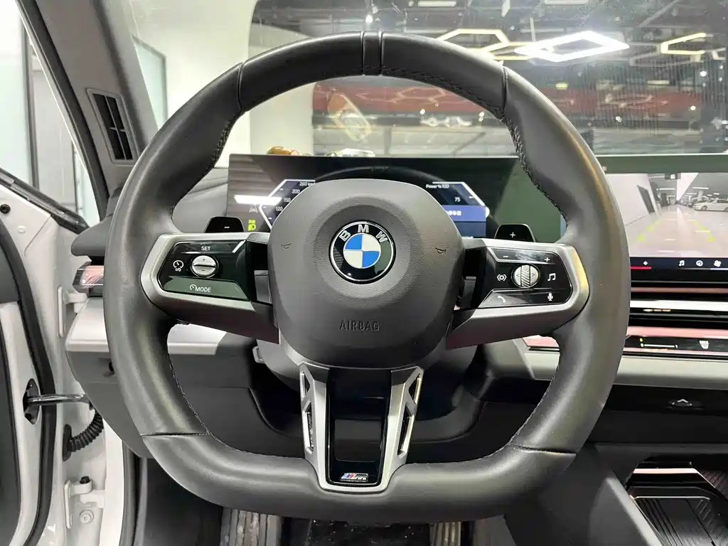 BMW 5 Series — миниатюра 18