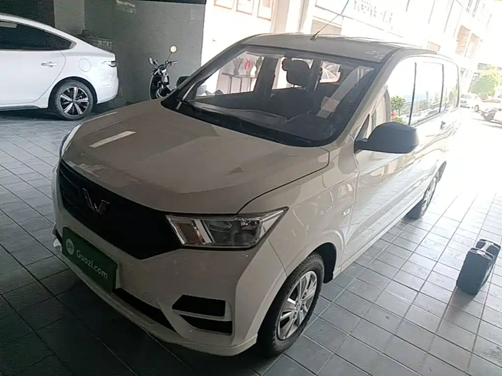 Wuling Hongguang — миниатюра 2