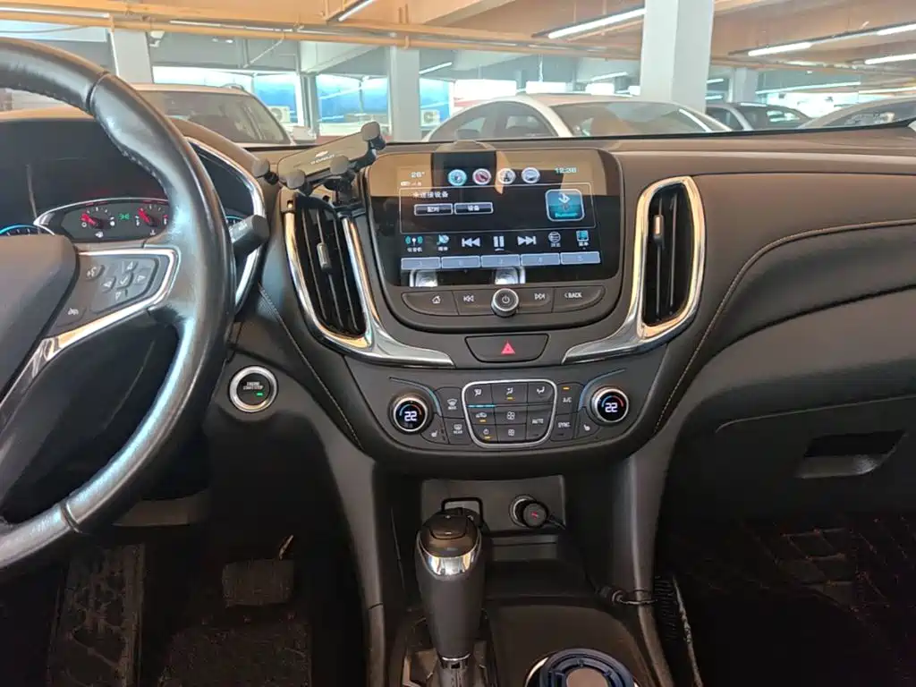 Chevrolet Equinox — миниатюра 13
