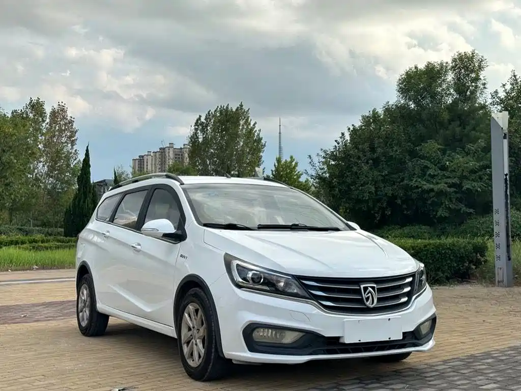 Baojun 310W — миниатюра 3