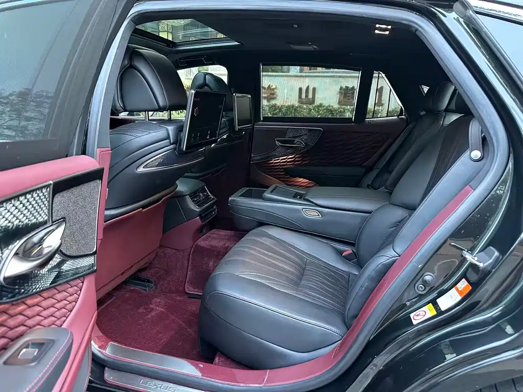 Lexus LS — миниатюра 12