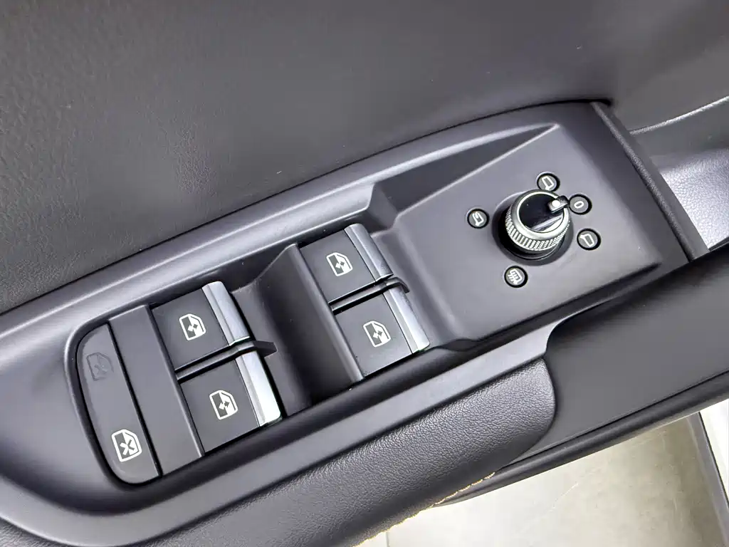 Audi Q5L — миниатюра 27