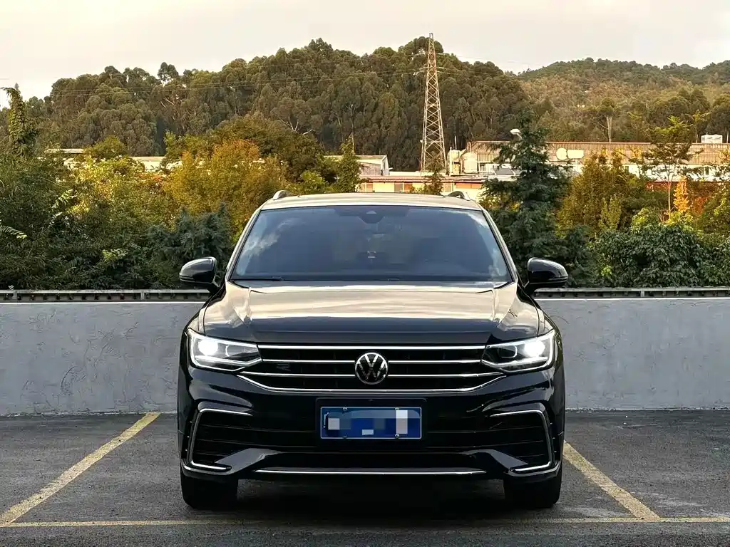 Volkswagen Tiguan L — миниатюра 2