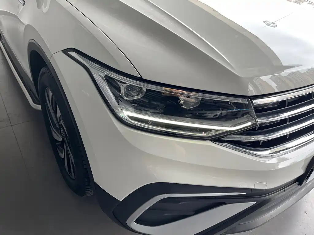 Volkswagen Tiguan L — миниатюра 9