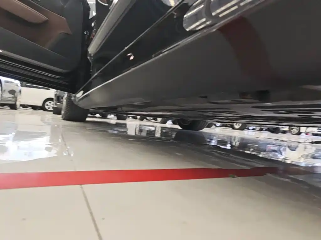 Volvo S90 PHEV — миниатюра 22