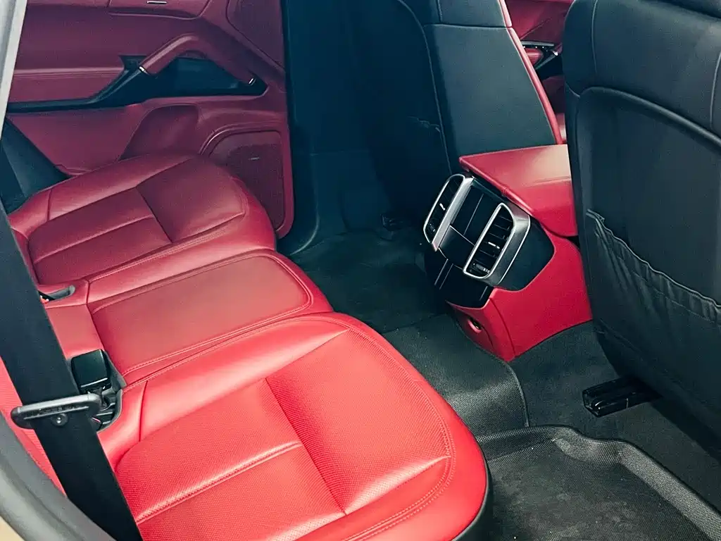 Porsche Cayenne — миниатюра 8