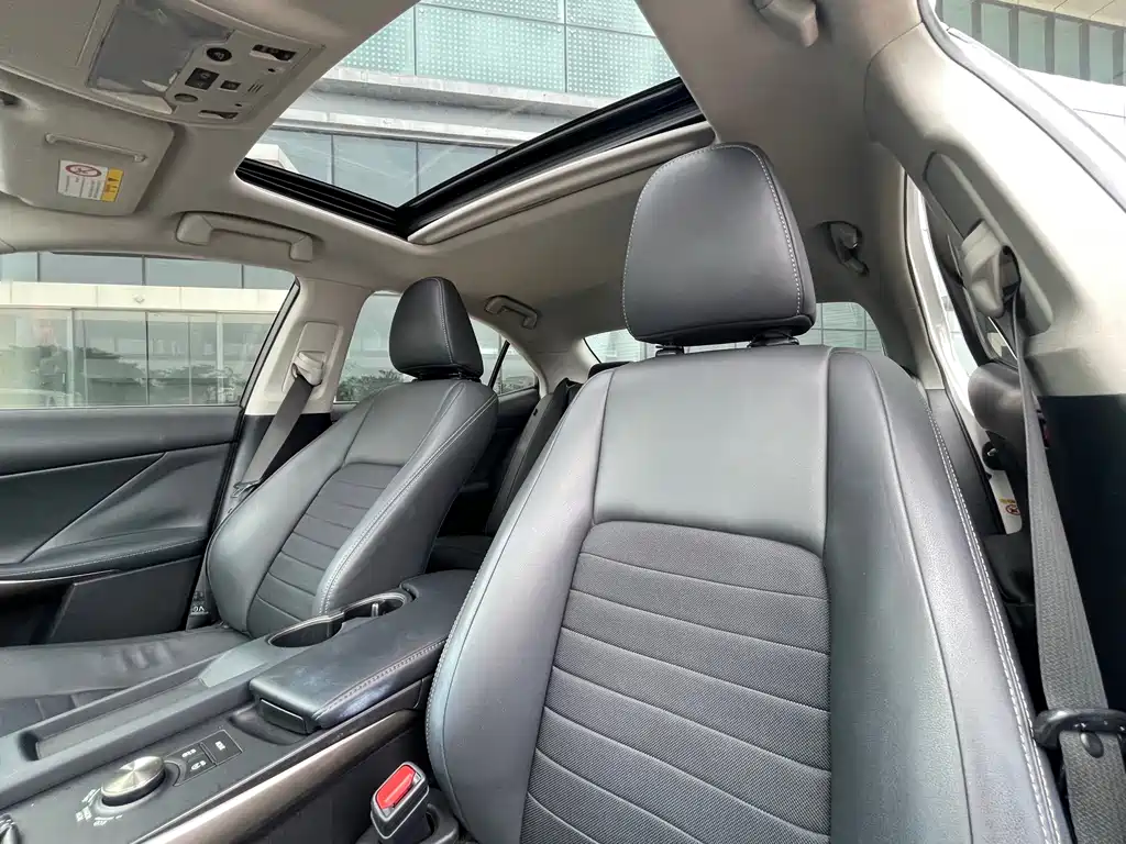 Lexus IS — миниатюра 13