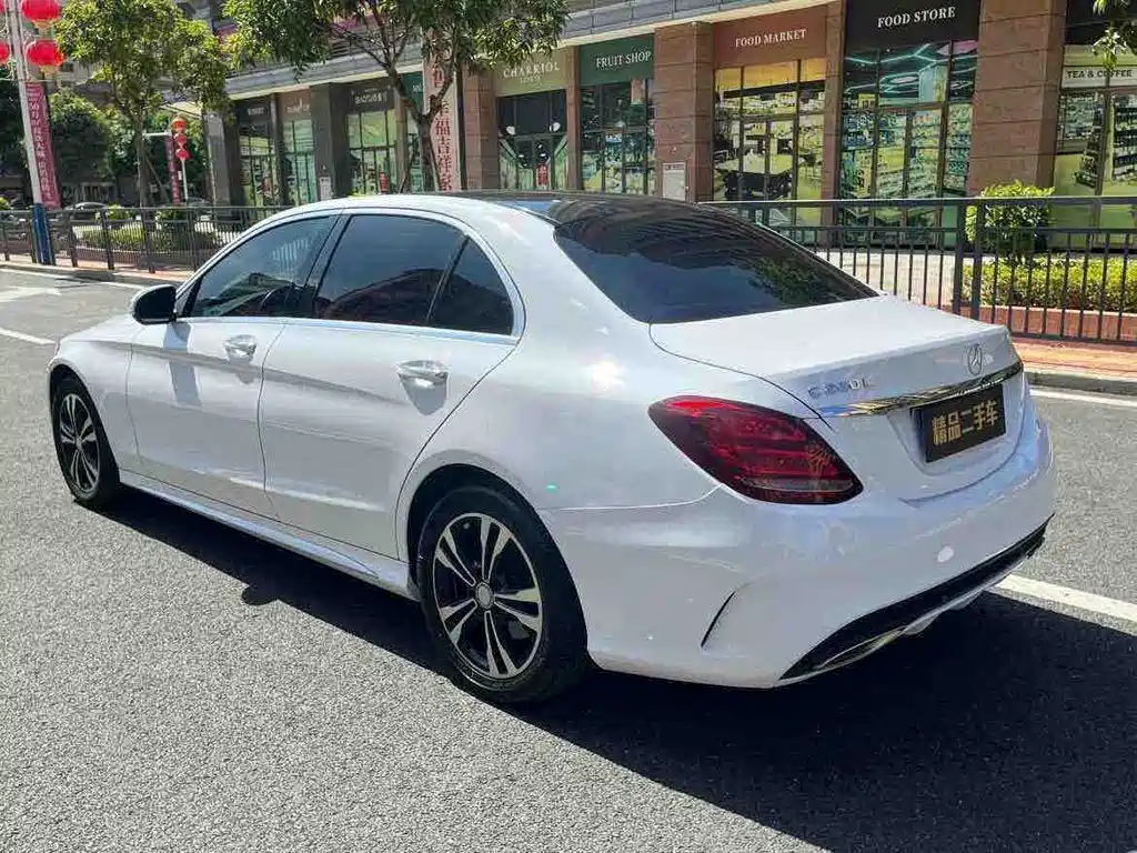 Mercedes-Benz C-Class — миниатюра 6