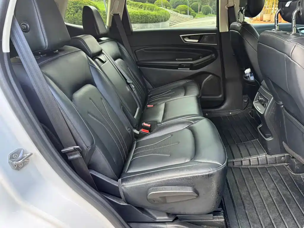 Ford Edge — миниатюра 16