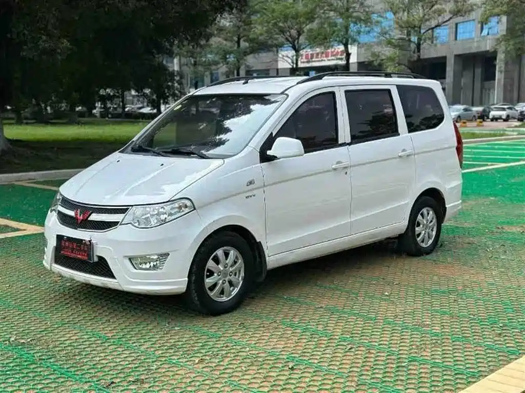 Купить Wuling Hongguang