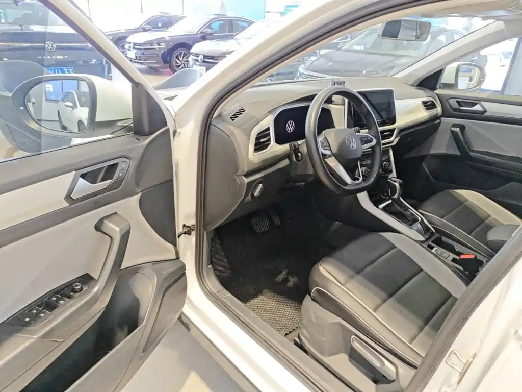 Volkswagen T-Roc — миниатюра 16