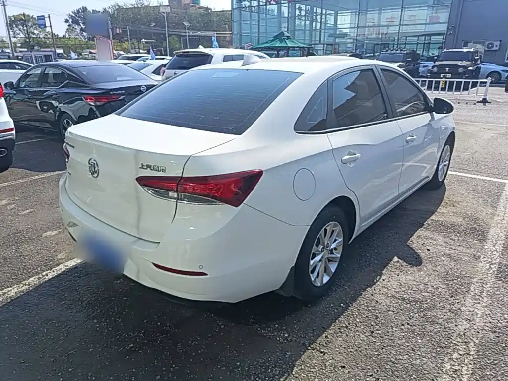 Buick Excelle — миниатюра 7