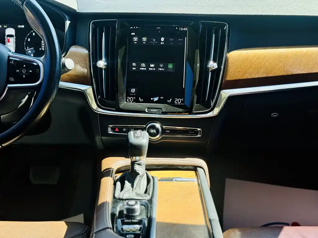 Volvo S90 — миниатюра 8
