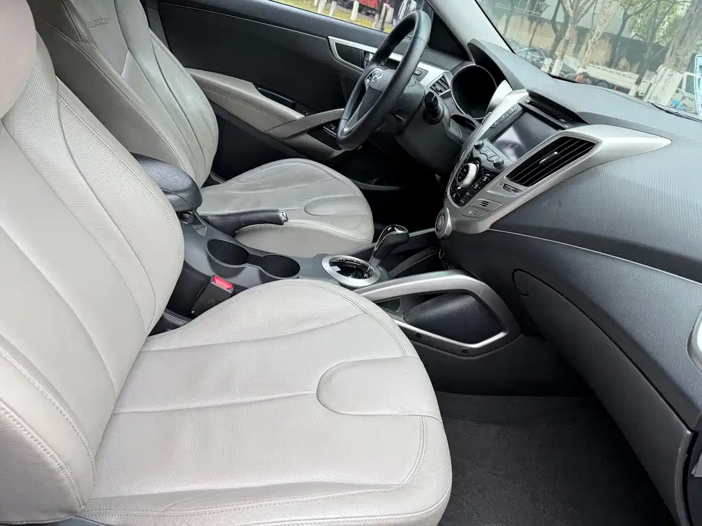 Hyundai Veloster — миниатюра 8