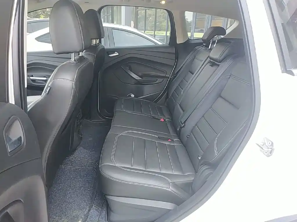 Ford Kuga — миниатюра 17