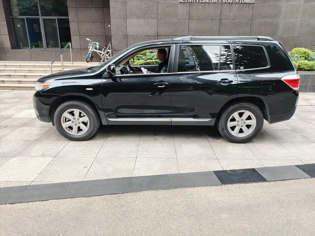 Toyota Highlander — миниатюра 7