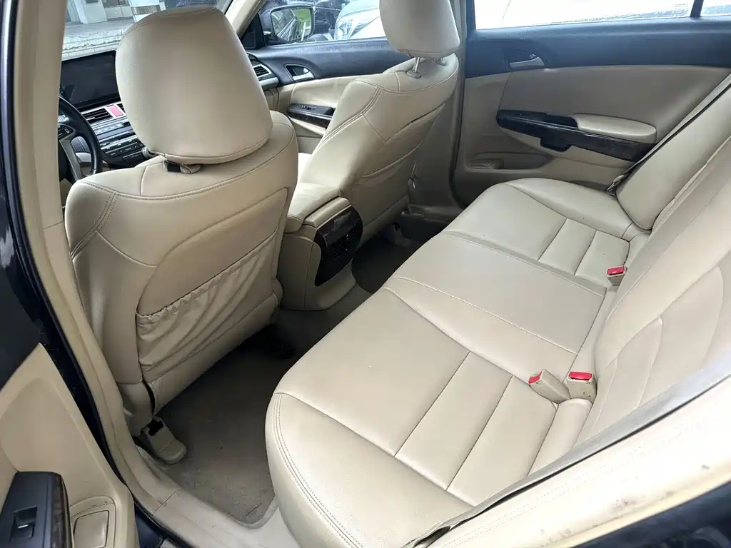 Honda Accord — миниатюра 8