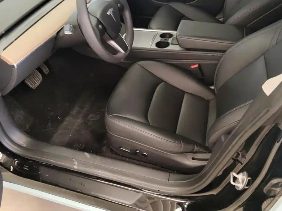 Tesla Model 3 — миниатюра 8