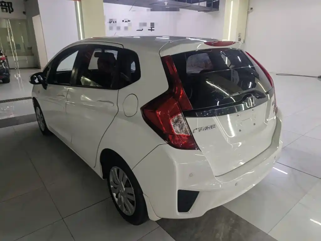 Honda Fit — миниатюра 5