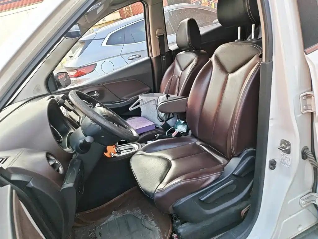 Venucia M50V — миниатюра 8