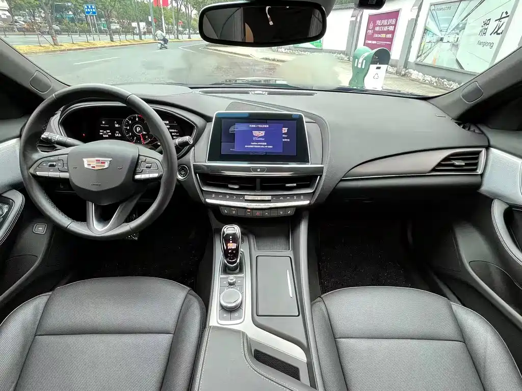 Cadillac CT5 — миниатюра 13