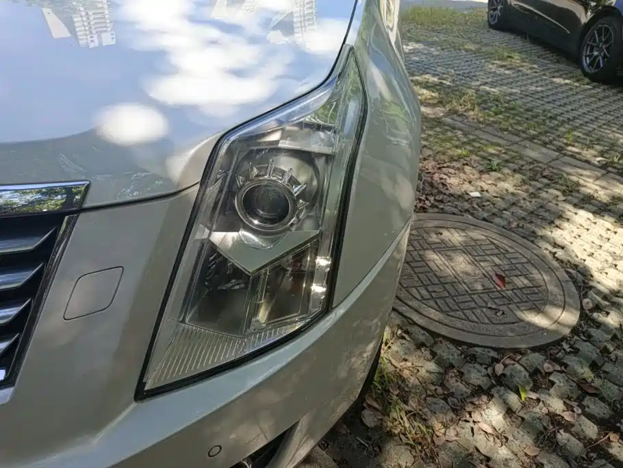 Cadillac SRX — миниатюра 5