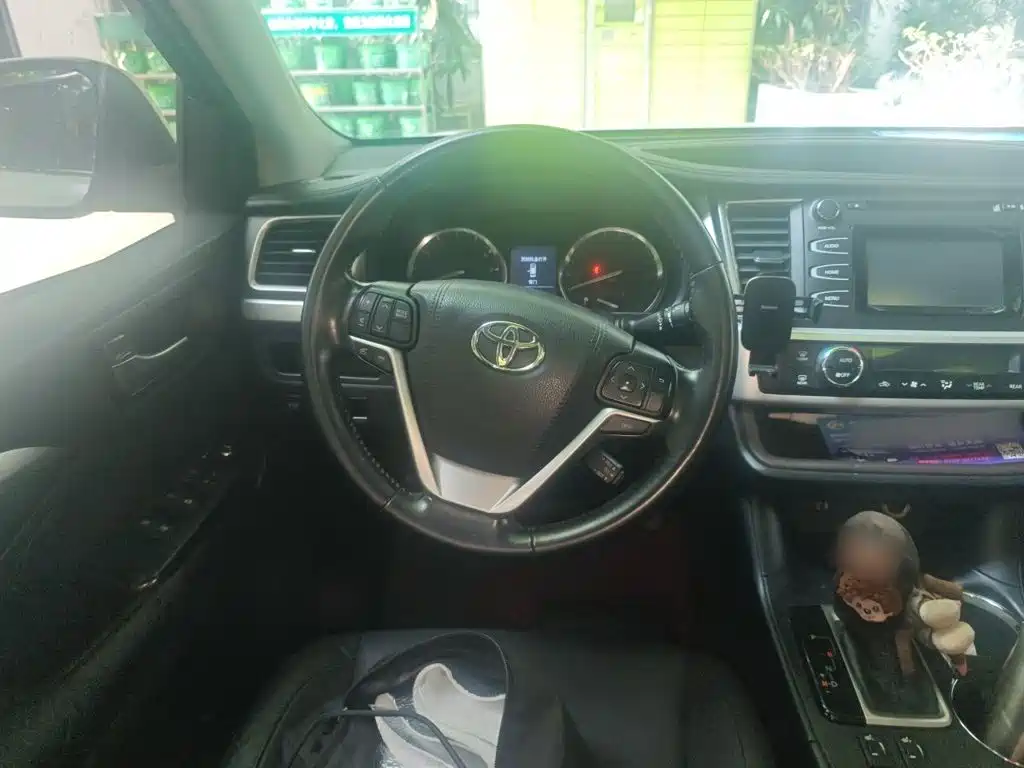 Toyota Highlander — миниатюра 3