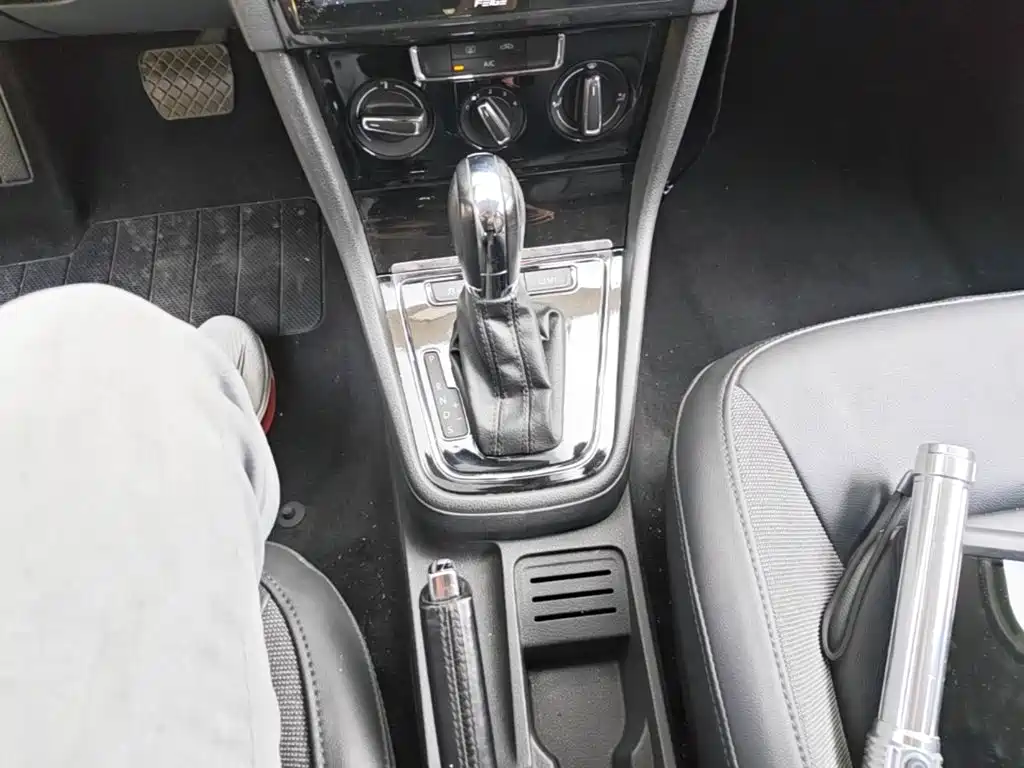 Volkswagen Bora — миниатюра 14