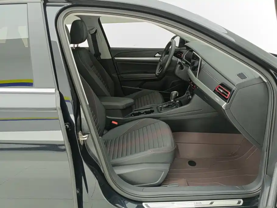 Volkswagen Lavida — миниатюра 8