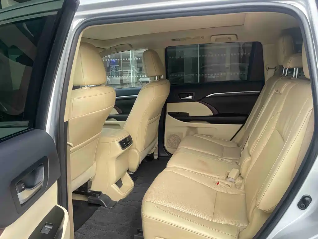Toyota Highlander — миниатюра 7