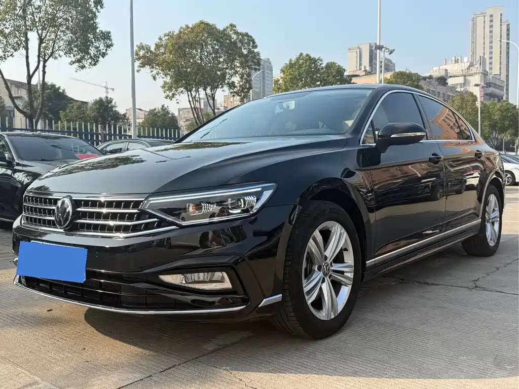 Volkswagen Magotan 2025
