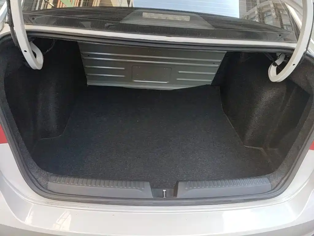 Volkswagen Santana — миниатюра 19