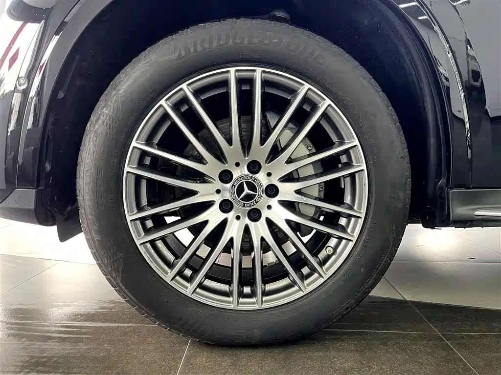 Mercedes-Benz GLC 2023 GLC 300 L 4MATIC 7 мест
