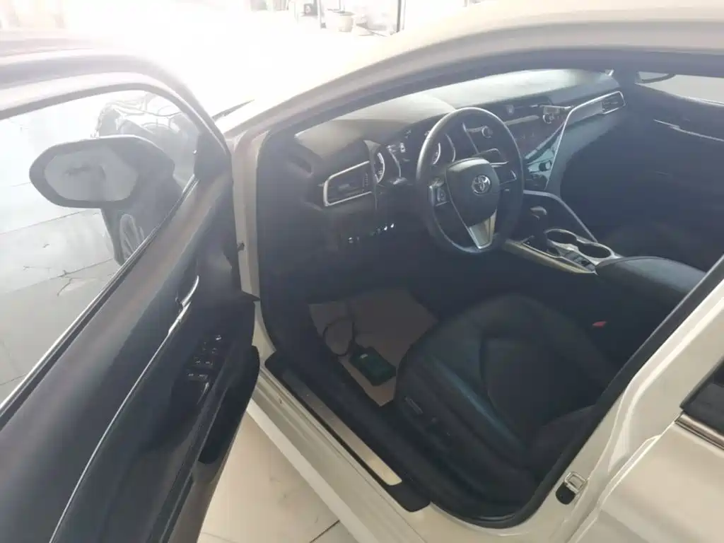 Toyota Camry — миниатюра 16