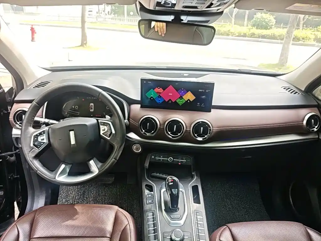 Wey Wey VV6 — миниатюра 10