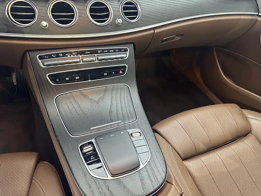 Mercedes-Benz E-Class — миниатюра 8