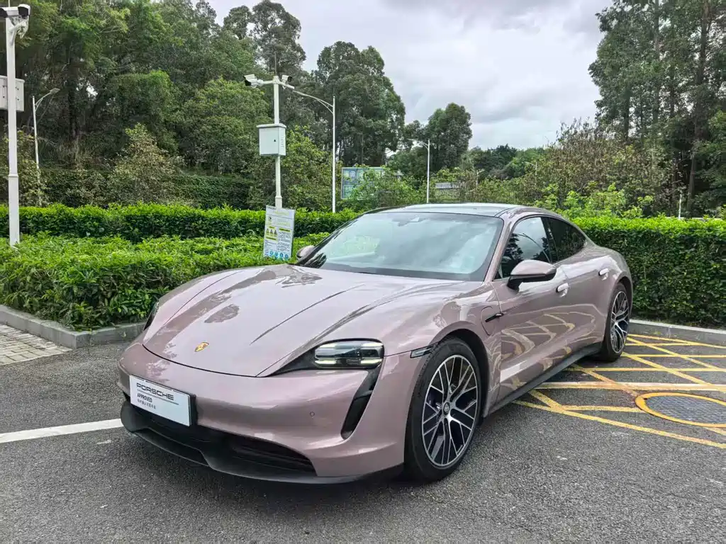 Porsche Taycan 2021